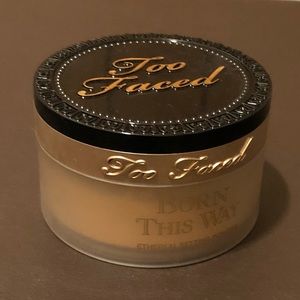 Too faced translucent powder